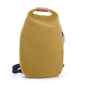 Le sac à dos jaune